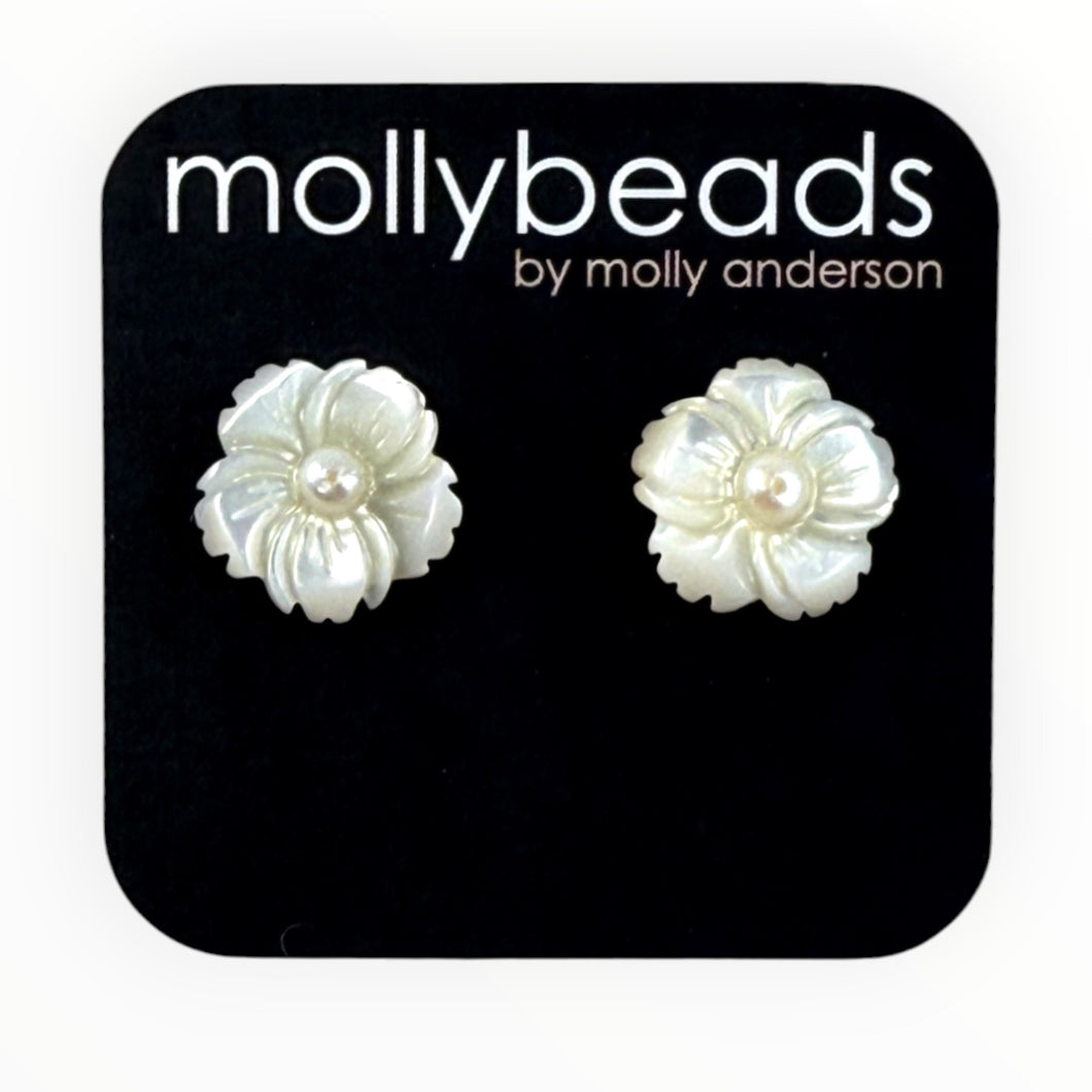 E2303P Pearl flower studs