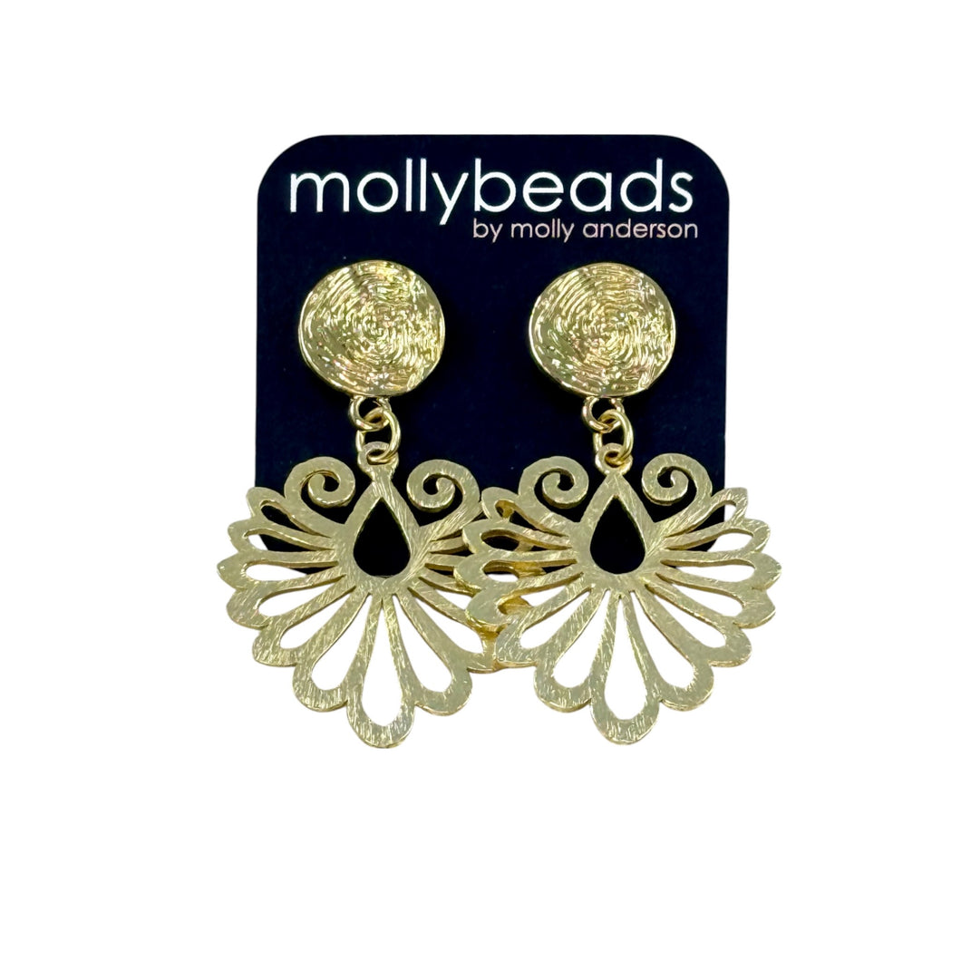 E2330 Gold filigree on gold studs