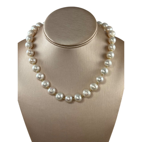 N3956 - Pearls with gold clasp