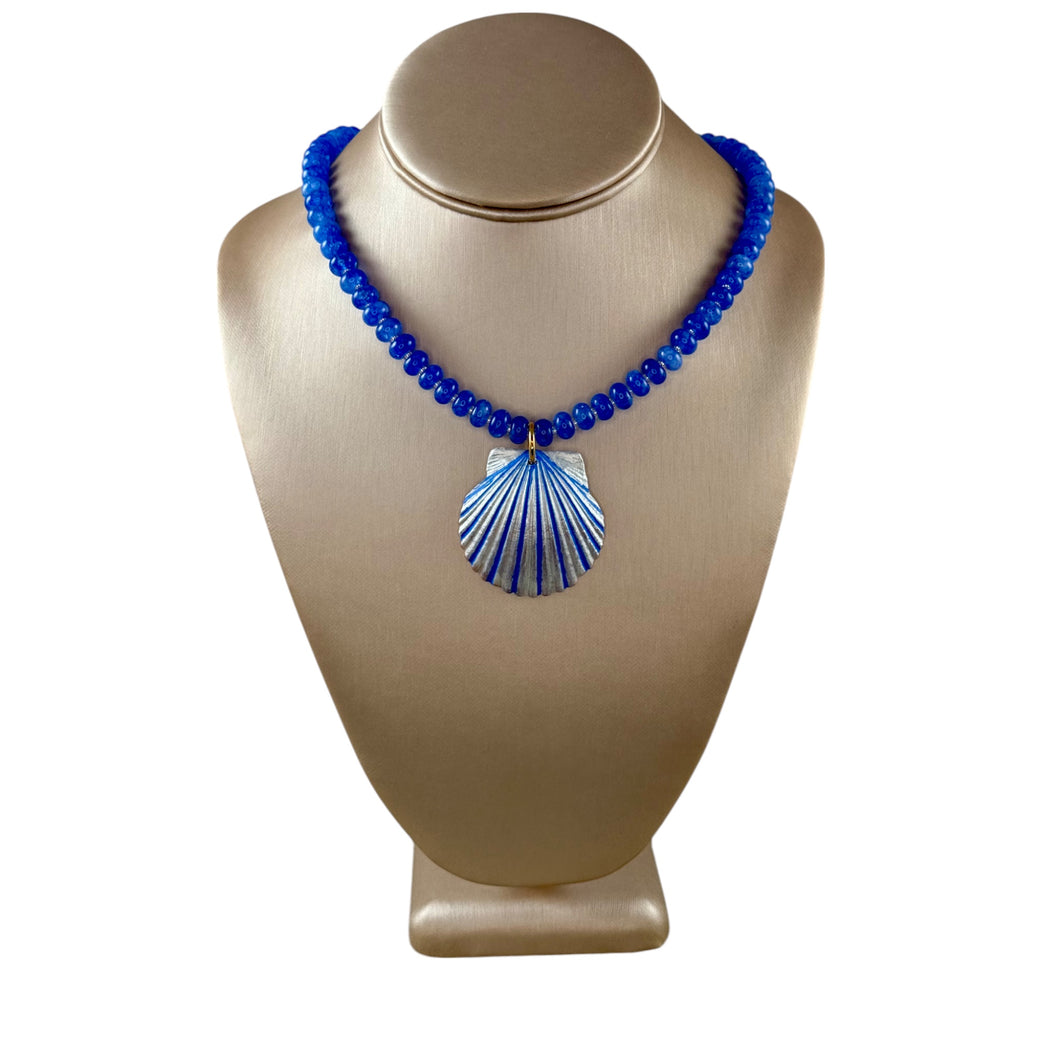 N4076 -Agate beads with hand painted shell pendant