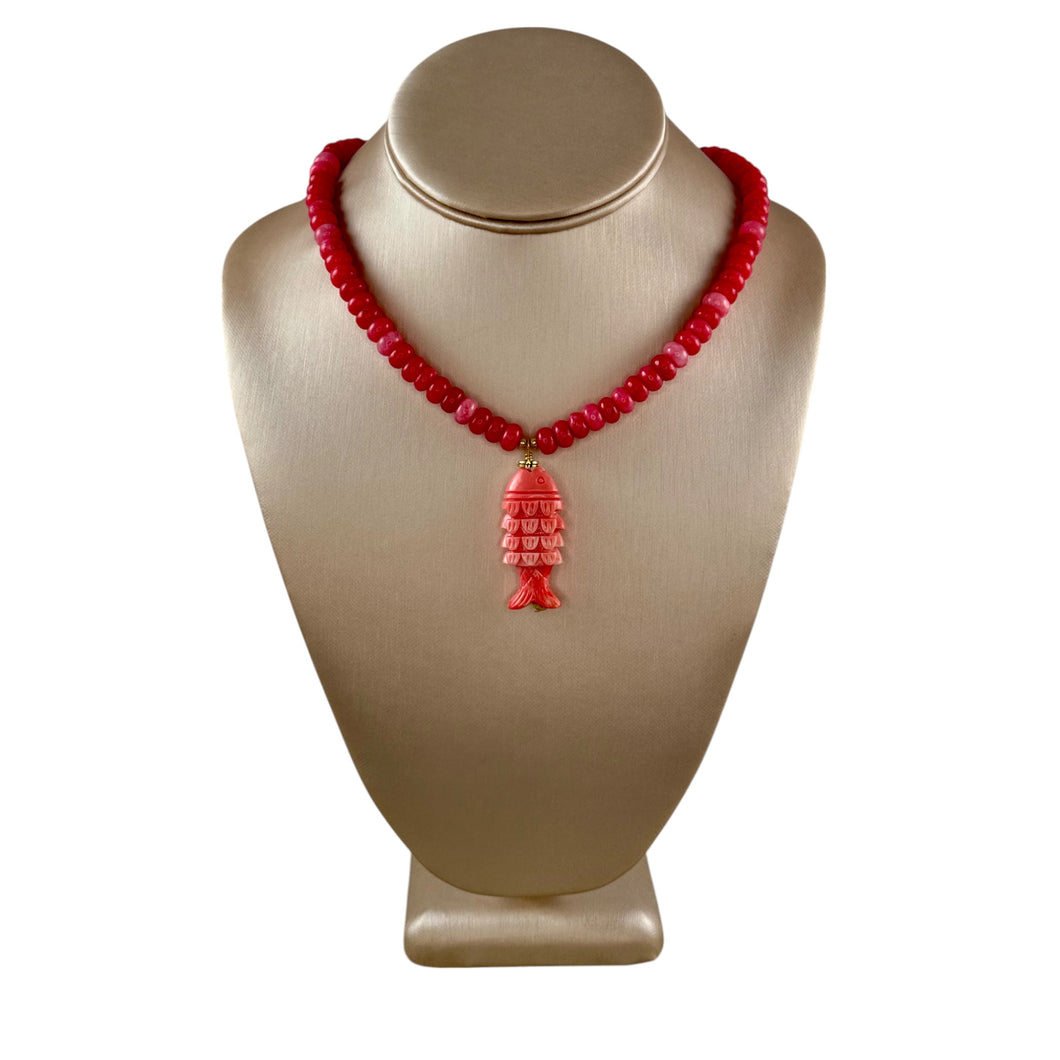 N4078 -Agate beads with carved fish pendant